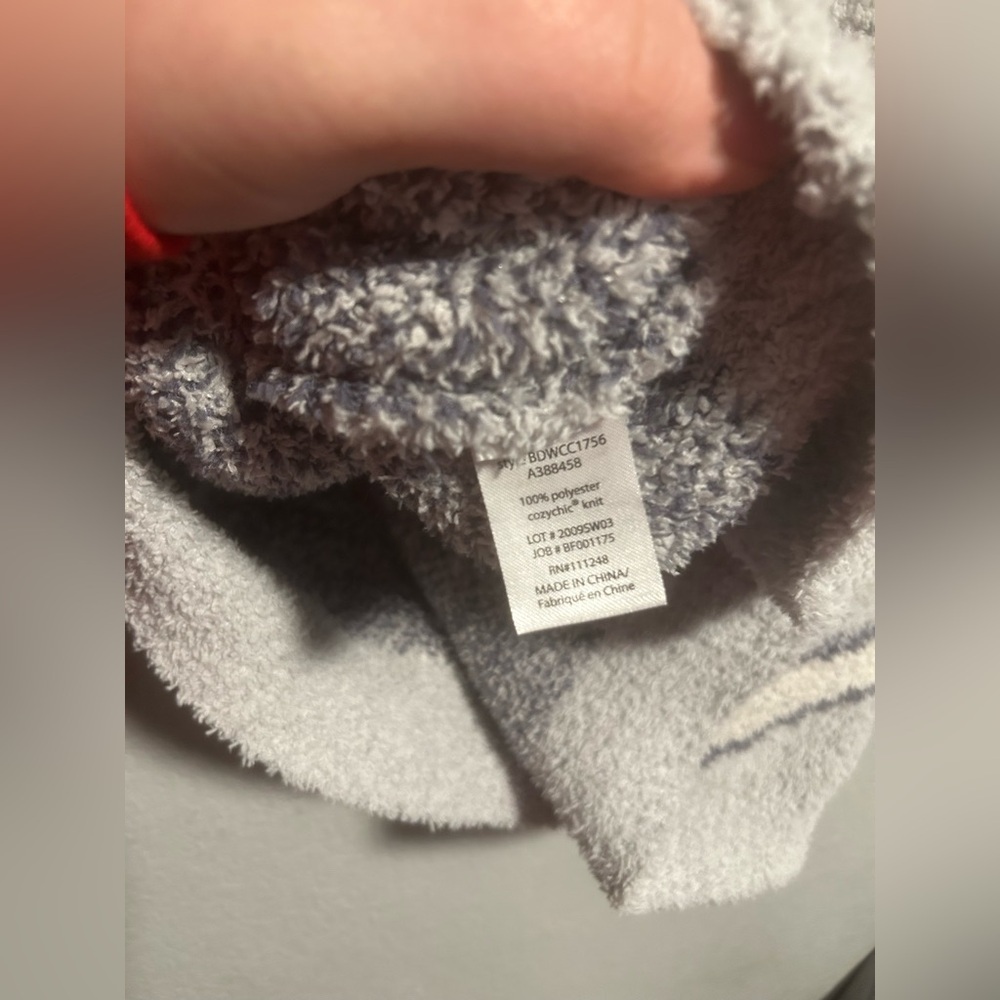 Barefoot dreams cozy chic sweater - Picture 6 of 6
